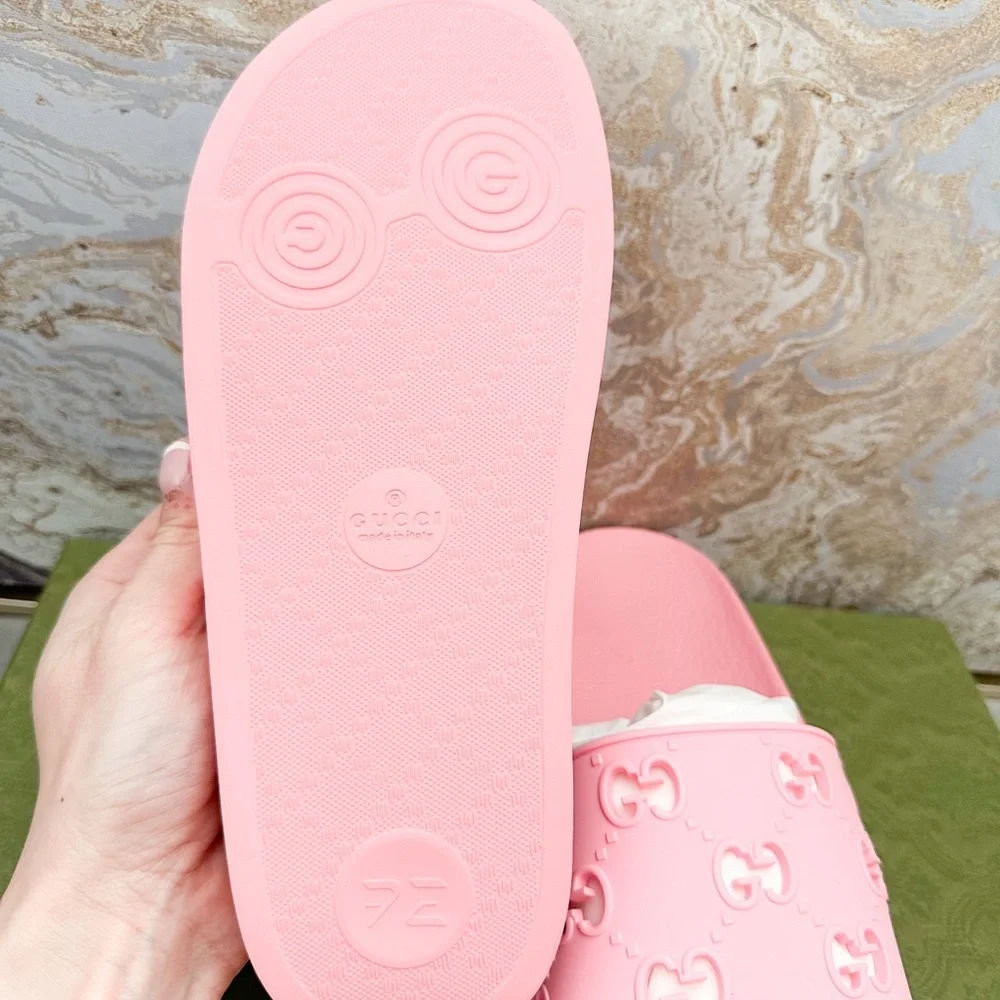 New! Gucci Rubber GG Monogram Perforated Womens Slide Sandals - Picture 5 of 9